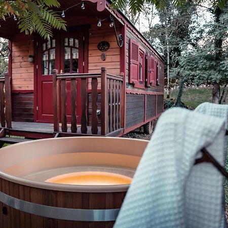 Le Roulottes Du Petit Gouffre De Padirac Avec Spa Exterior foto